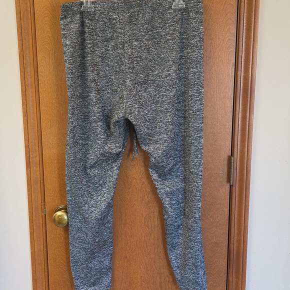 Gray Knit Leggings - Picture 3 of 3